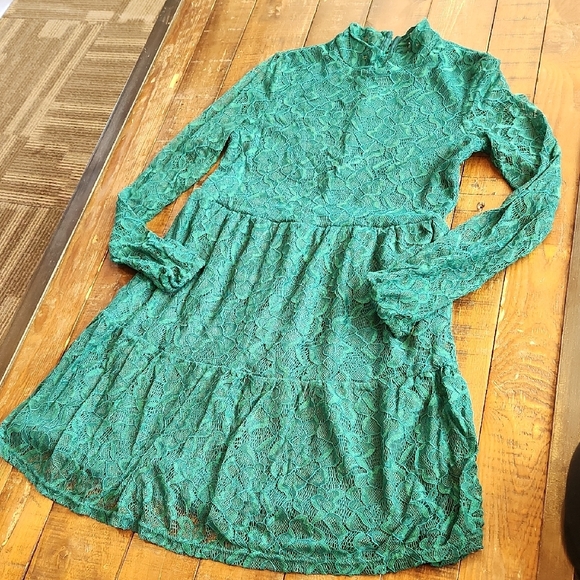 art class Other - Green Lace Dress